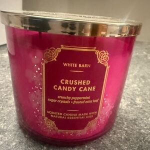 Bath & Bodyworks candle “Crushed Candy Cane” 14.5 oz